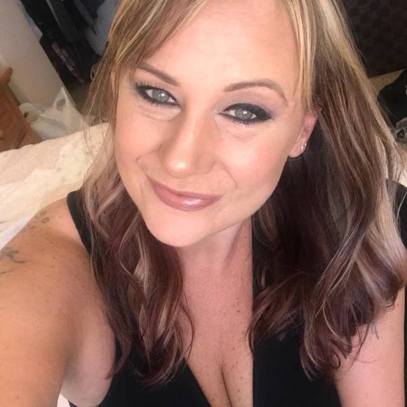 Meet your Posher, Gretchen - Picture 1 of 1